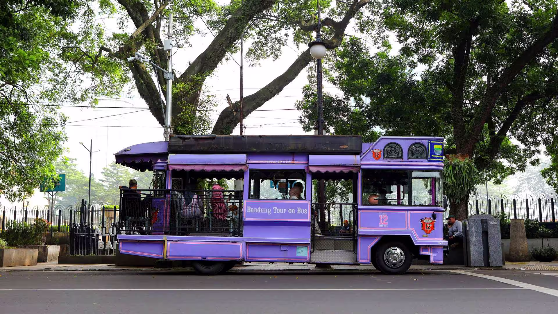 Sewa pacar Bandung terpercaya di Ruang Berdua
